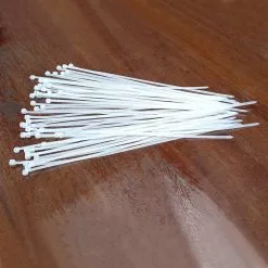 Collier De Serrage Flexible Noir Ou Blanc 4,5 X 350 Mm - Par 50 -PORTE BAGAGE VÉLO Soldes Magasin collier de serrage flexible noir ou blanc 45 x 350 mm par 50 4